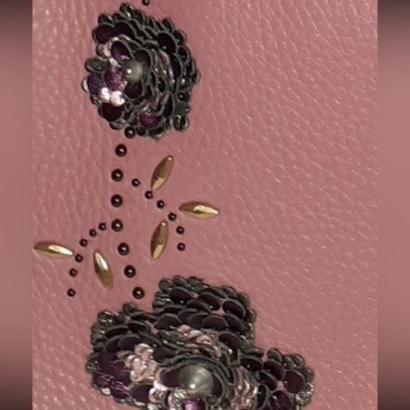 🌸Coach Sequin Primson Tea Rose Rogue 25 Set-HTF AND RARE - Picture 9 of 16